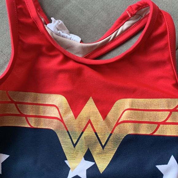 Wonder Woman swimsuit, size 4. - Picture 5 of 5
